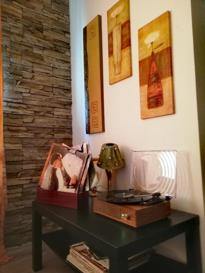 Casolare Isabella "Il Rifugio Dei Vinili" And Alice'S Room Ponsacco Exterior foto